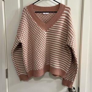 Elegant V-Neck Chunky Oversized Sweater in Peachy Brown and White Design